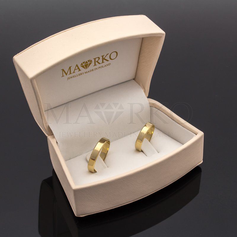 obrączki ślubne w pudełku