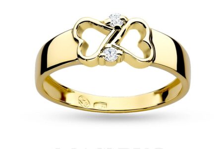 pierścionek zaręczynowy